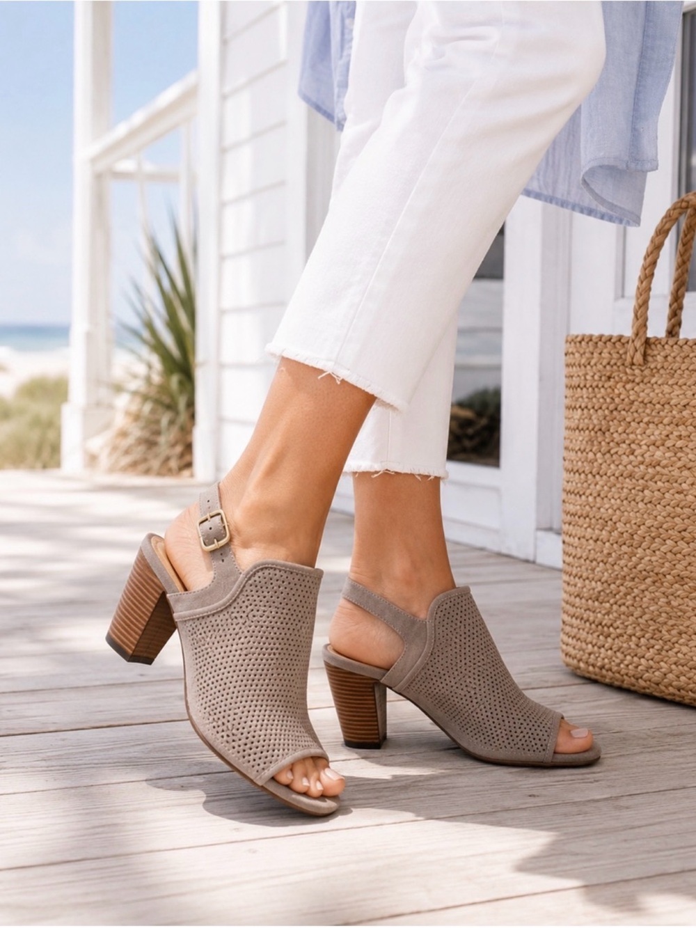 Liz Claiborne Taupe Perforated Peep Toe Block Heel Sandals 10M